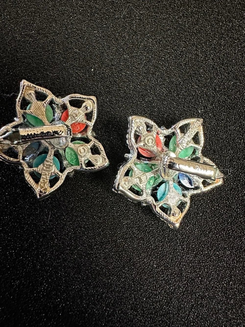 1967 Sarah Coventry Fantasy Multicolor Brooch and Earring Set with Faux Pearls - Picture 6 of 7